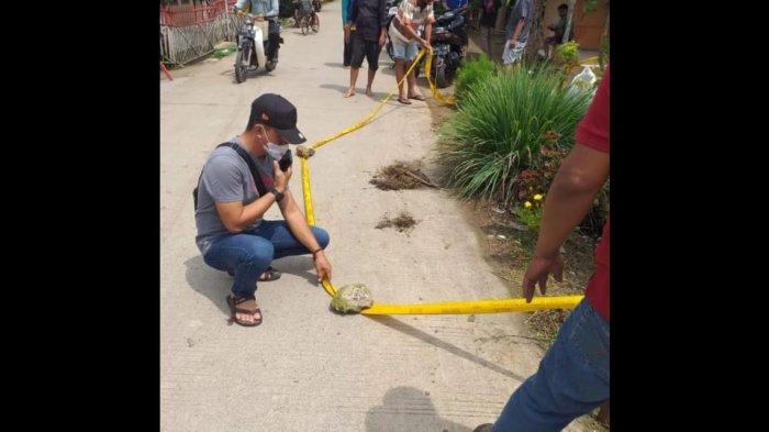 Lagi Duduk Santai, Tiba-tiba Entang Ditikam Tetangganya Hingga Tewas